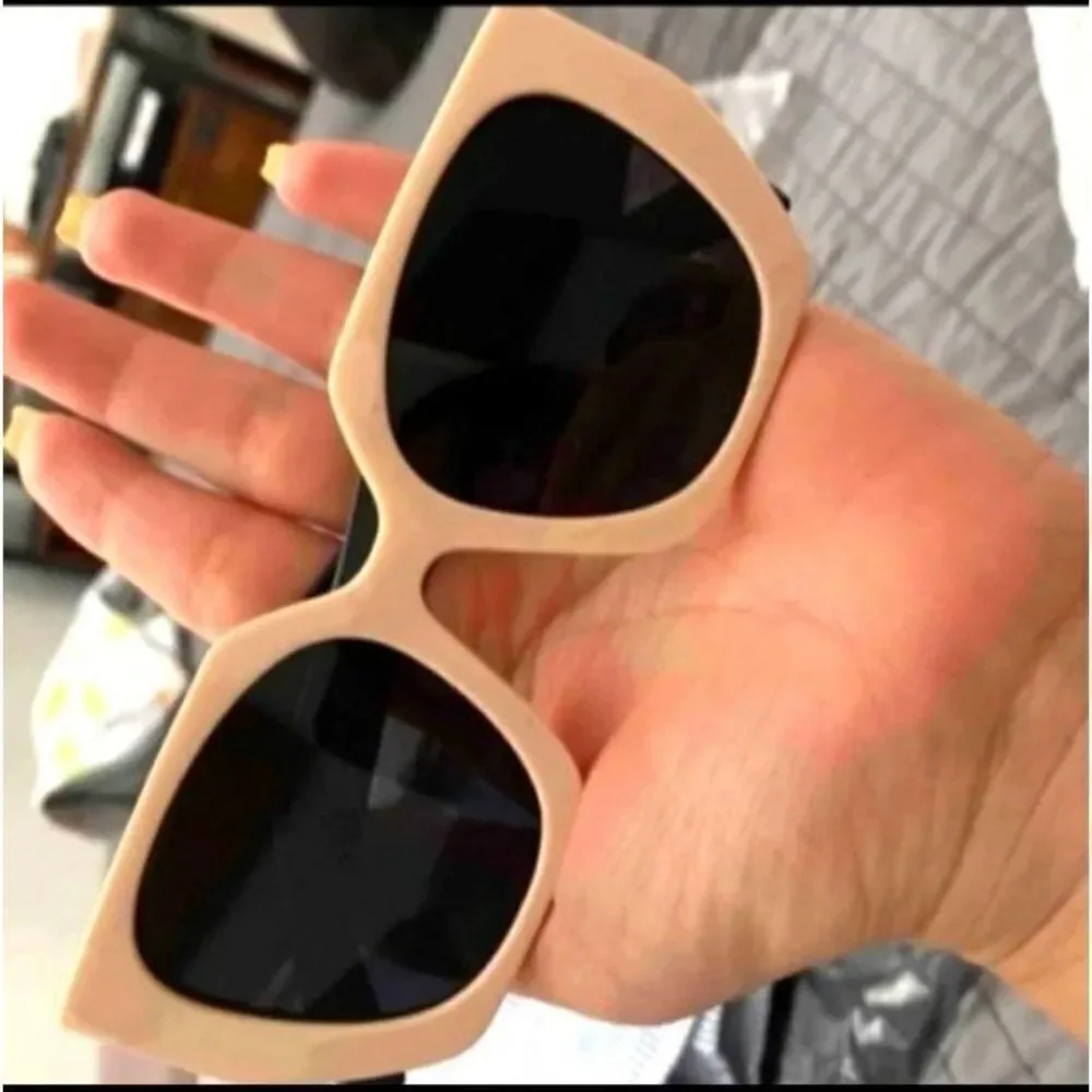 Retro over sized black and white Sunglasses